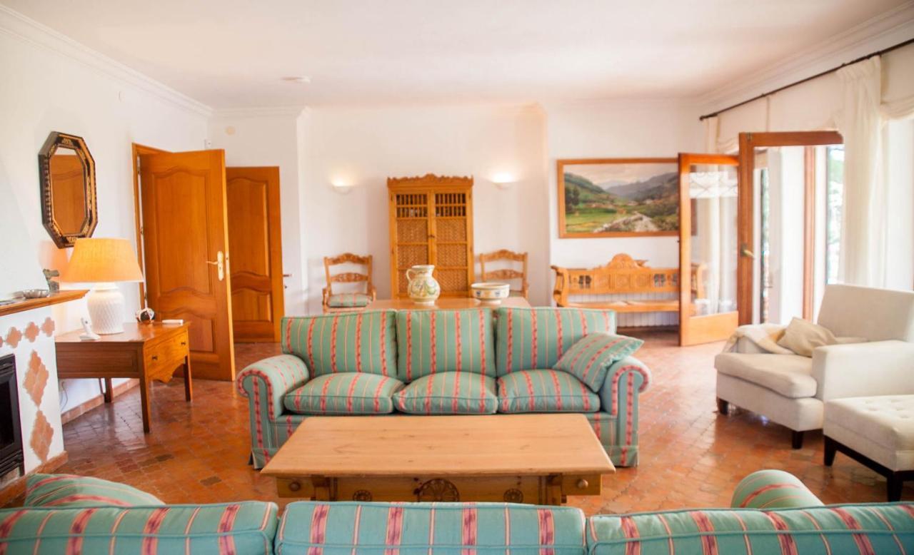 Villa Altozano With Pool, Barbeque, Large Garden, And Fantastic Sea Views Benidorm Eksteriør billede