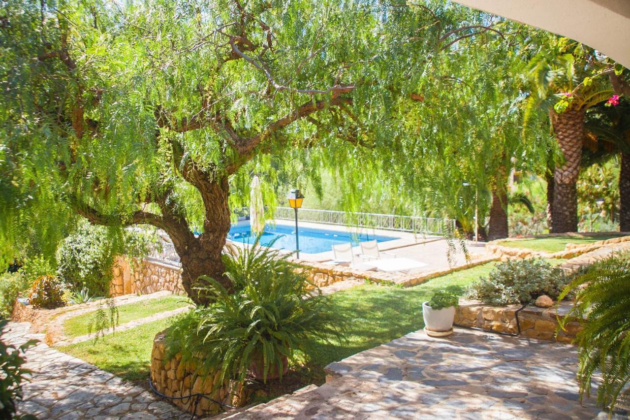 Villa Altozano With Pool, Barbeque, Large Garden, And Fantastic Sea Views Benidorm Eksteriør billede