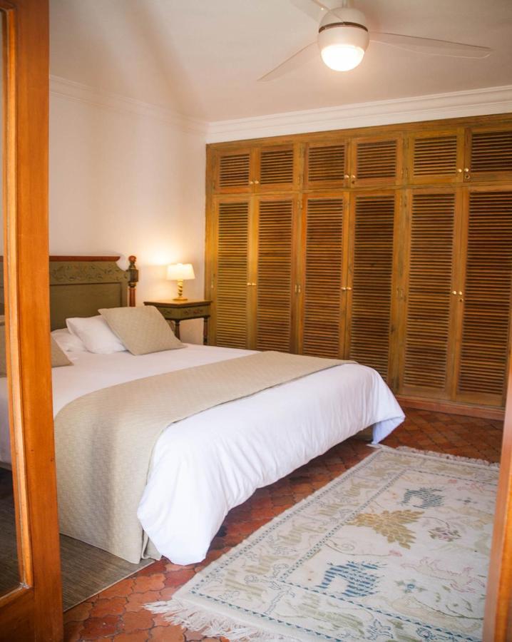 Villa Altozano With Pool, Barbeque, Large Garden, And Fantastic Sea Views Benidorm Eksteriør billede